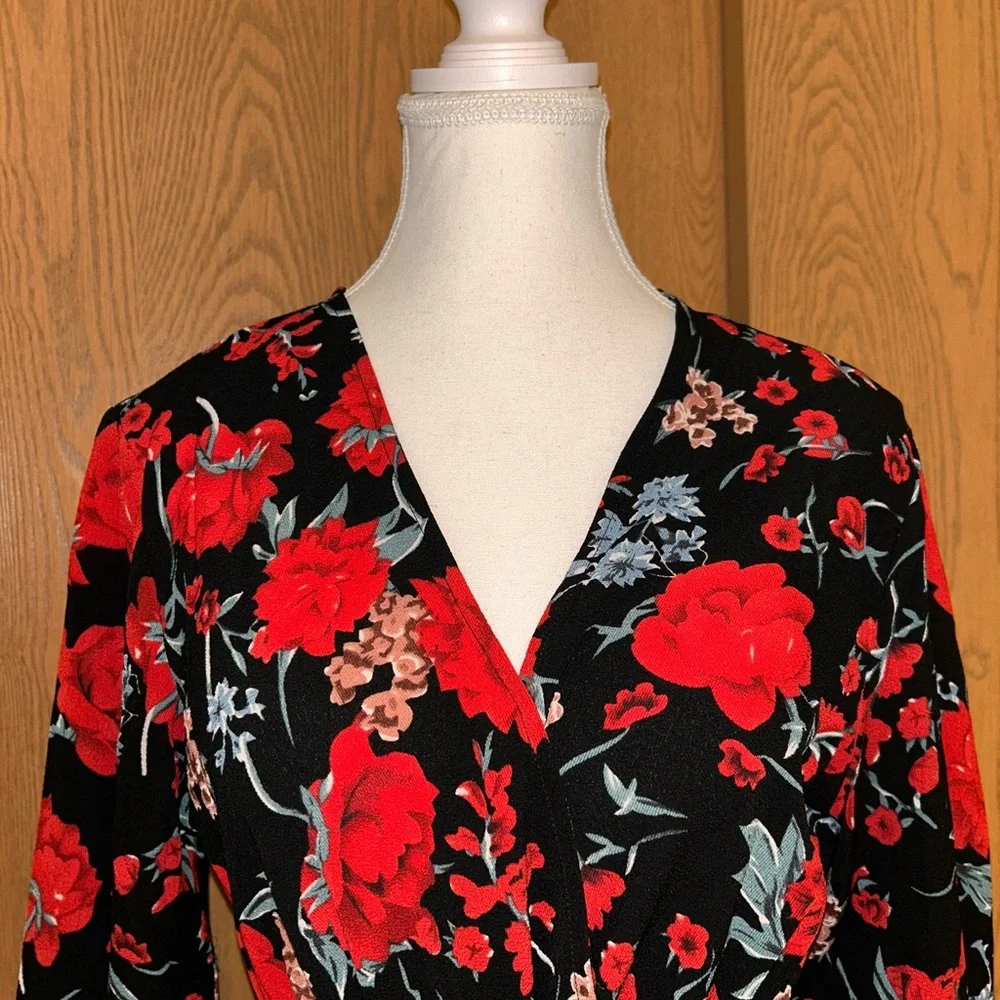 EleBlack and Red Floral Romper - Picture 3 of 9